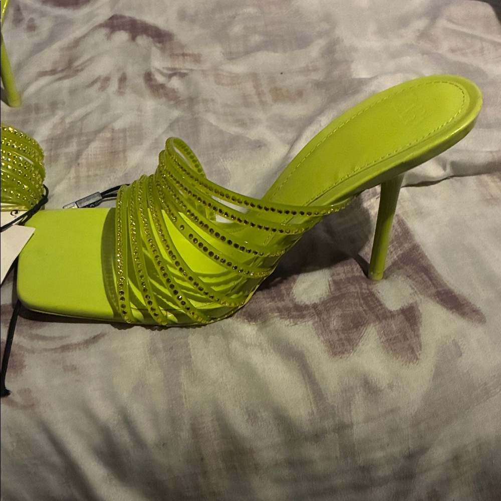 Zara Women's Bright Green Strappy Heels - Picture 3 of 4